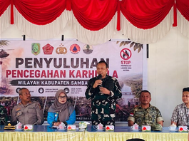 Panglima TNI Salurkan Bantuan dan Perkuat Pencegahan Karhutla di Sambas