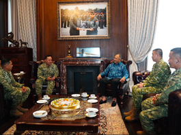 Wadan Kodiklat TNI Anjangsana Ke Kediaman Marsekal TNI (Purn) Fadjar Prasetyo