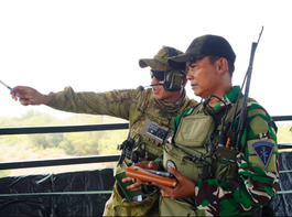 Jelang Demo Pendaratan Amfibi , TNI – ADF Mantapkan Latihan di Pantai Banongan